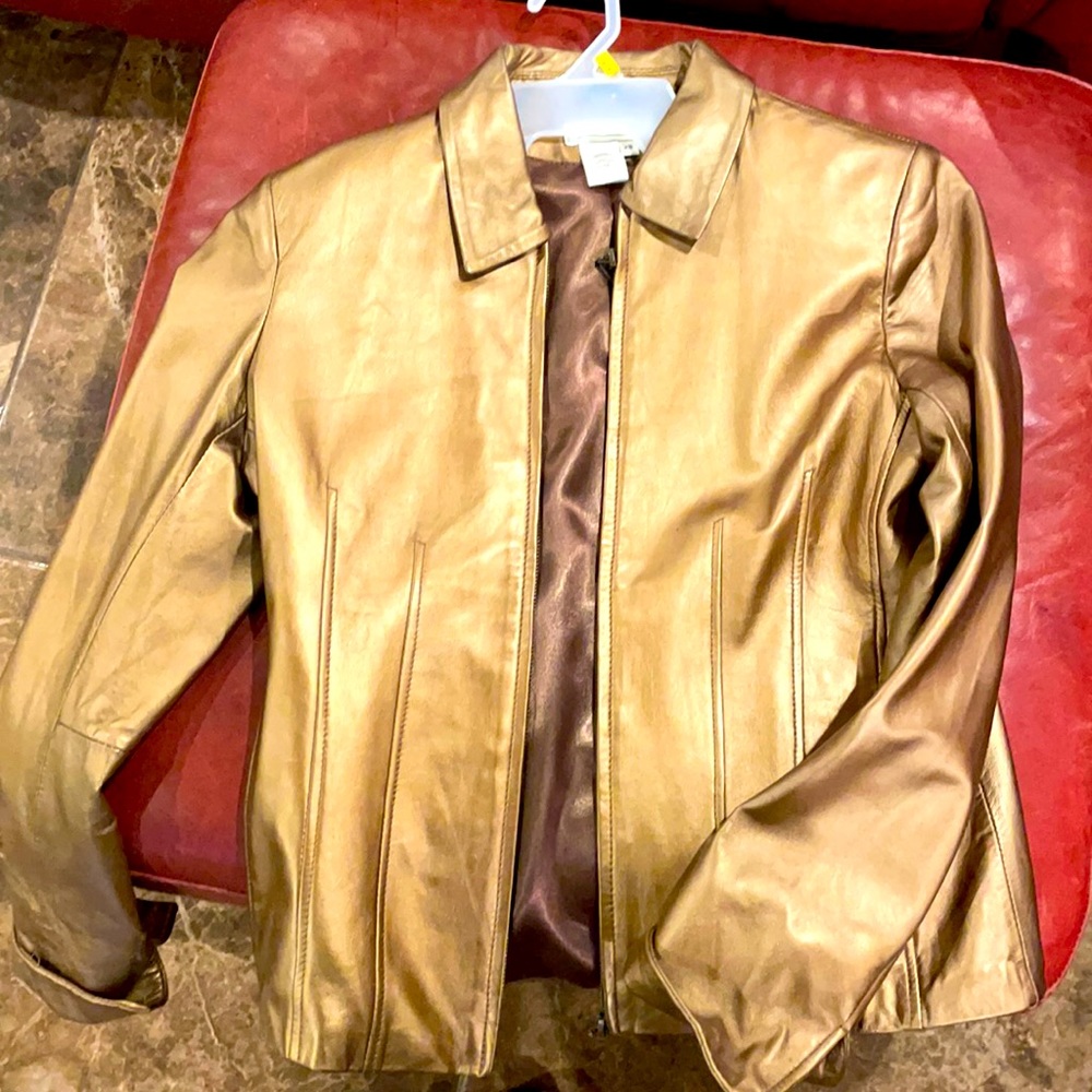 Leather Jacket xs but fits like a small